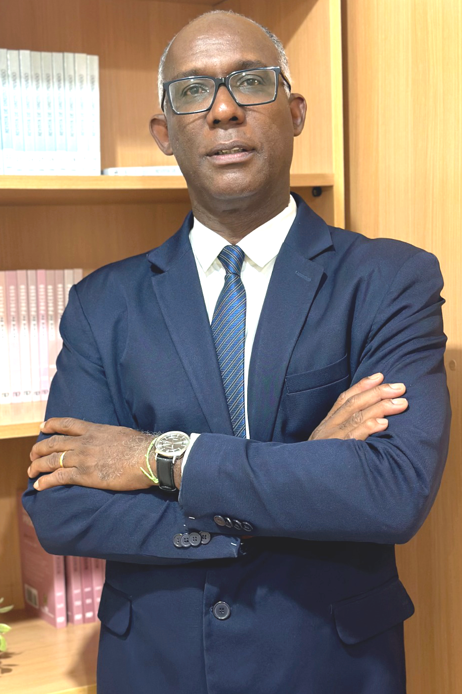 Dr. Alessio de Jesus Cazumbá                                